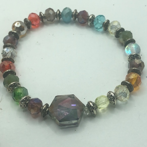 Beautiful Crystal Bracelet - Picture 2 of 5